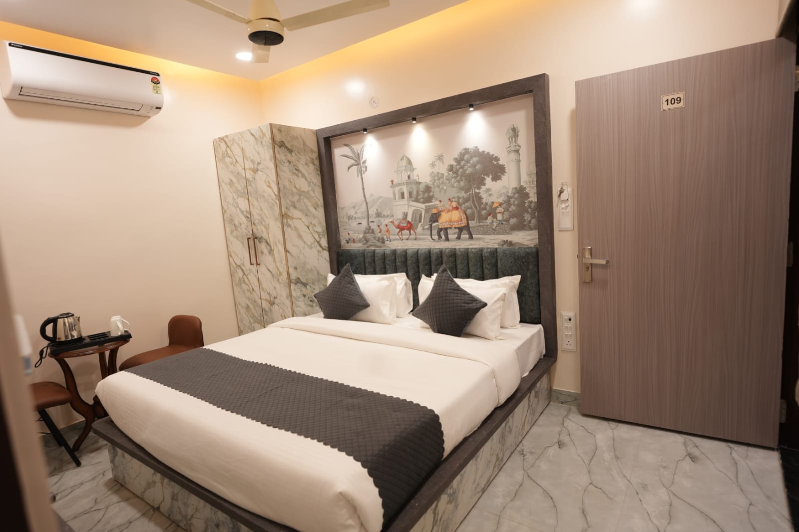 Executive Room Detail